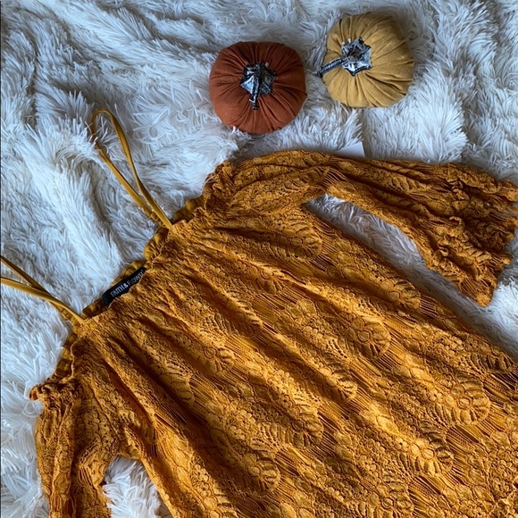 Faith and flower lace tunic - Picture 3 of 3